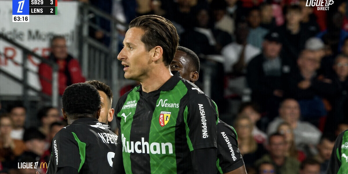 — Ligue 1 : Lens arrache un nul fou à Brest (3-3). Le PSG peut prendre le large en cas de victoire à Angers ce samedi