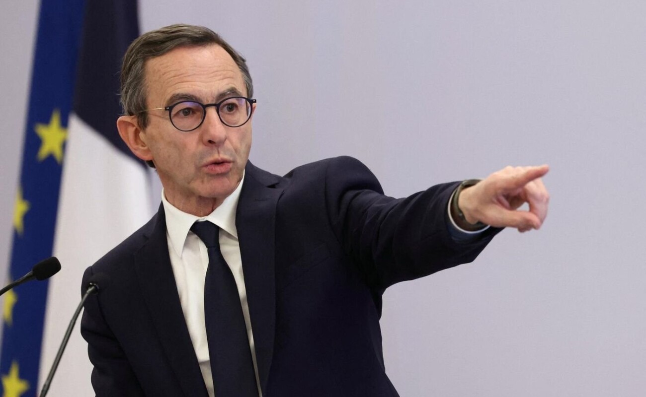 Immigration : Bruno Retailleau veut isoler l’Espagne après la régularisation massive de migrants