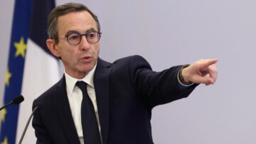 Immigration : Bruno Retailleau veut isoler l’Espagne après la régularisation massive de migrants