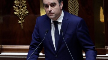 Tensions maximales entre Sébastien Lecornu et les députés macronistes