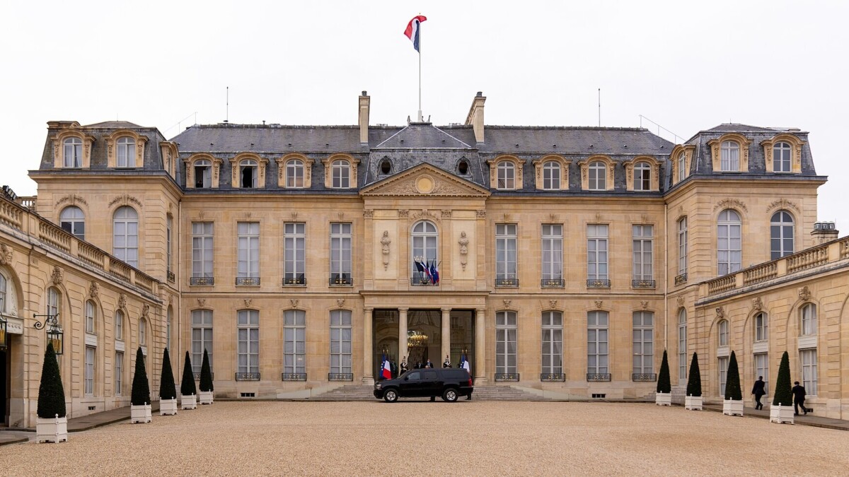 Secretary_Pompeo_Arrives_to_Meet_with_French_Foreign_Minister_Le_Drian_in_Paris_(50610423656)_(cropped)