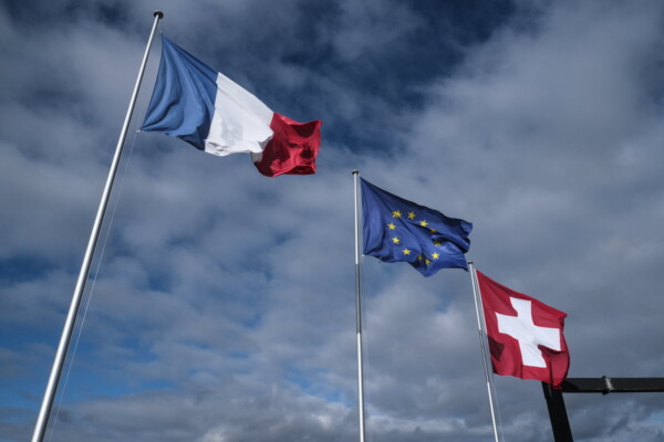 860 millions d’euros par an : Paris réclame une réforme du chômage des frontaliers à la Suisse