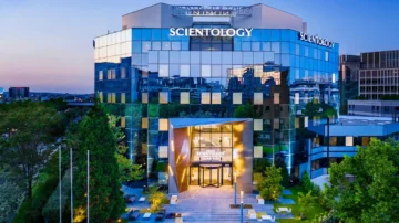 À Saint-Denis, un défi TikTok finit au commissariat après une intrusion dans les locaux de la Scientologie