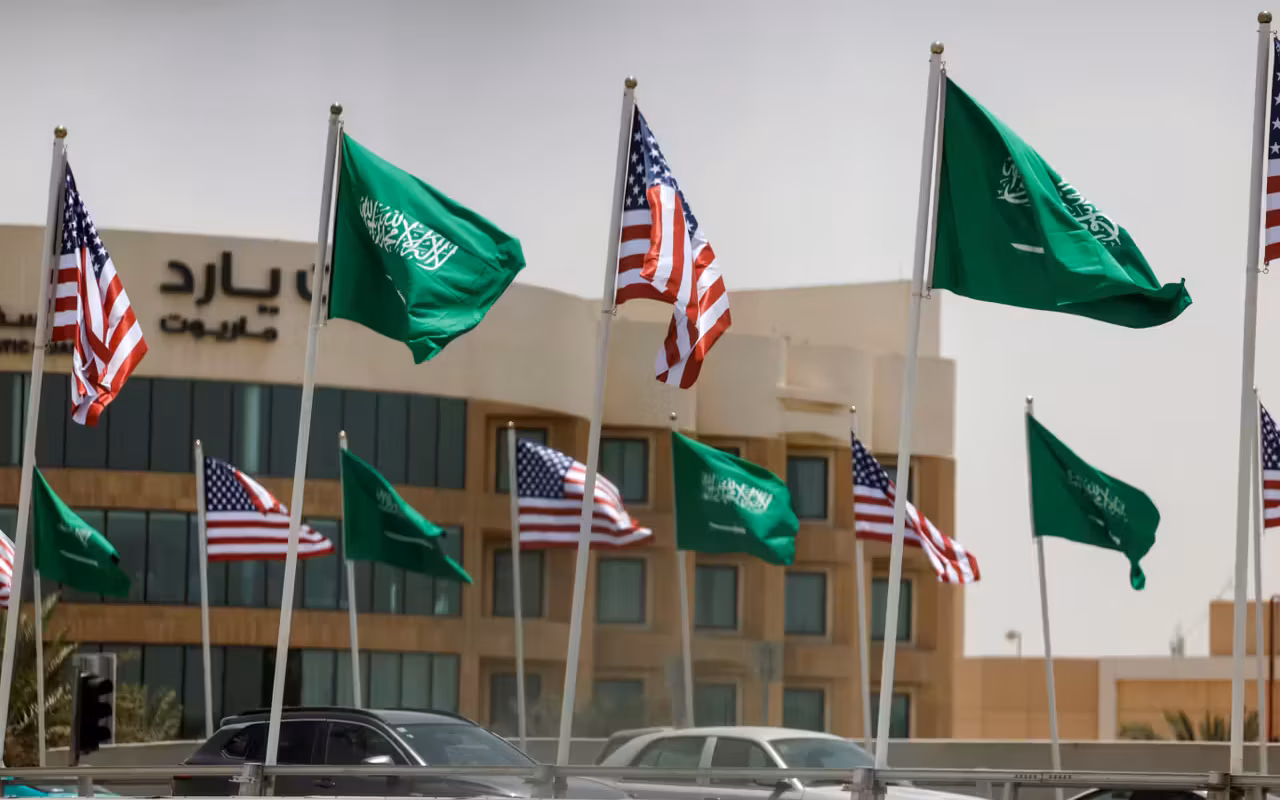 Accord nucléaire États-Unis–Arabie saoudite : des garde-fous jugés insuffisants par des élus américains