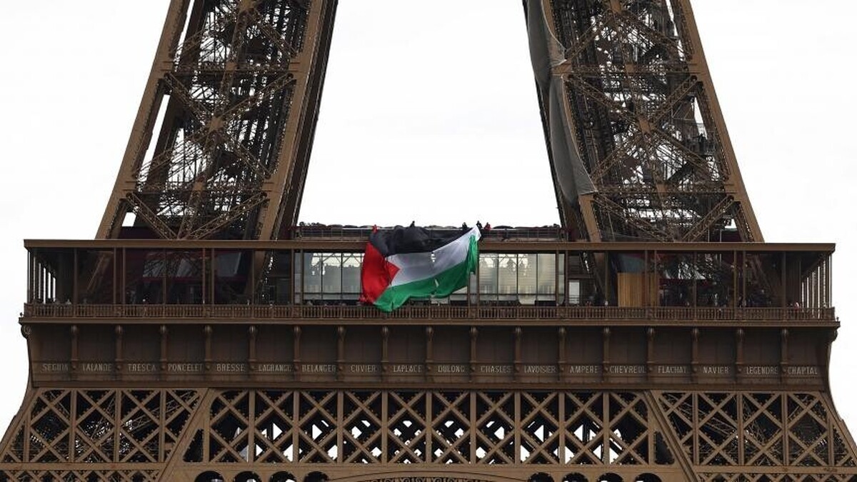 Pro-Palestinian action at the top of the Eiffel Tower: six activists sent to trial