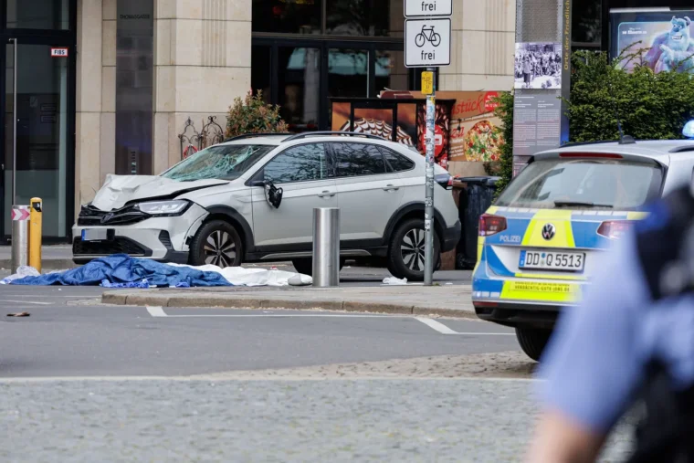 Allemagne : une voiture fonce dans une zone piétonne à Leipzig, deux morts