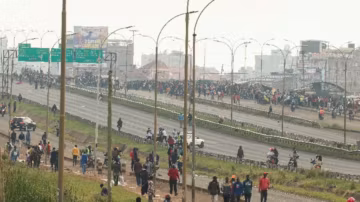 Après des morts et des manifestations, le Kenya suspend la grève des transports contre la flambée du carburant