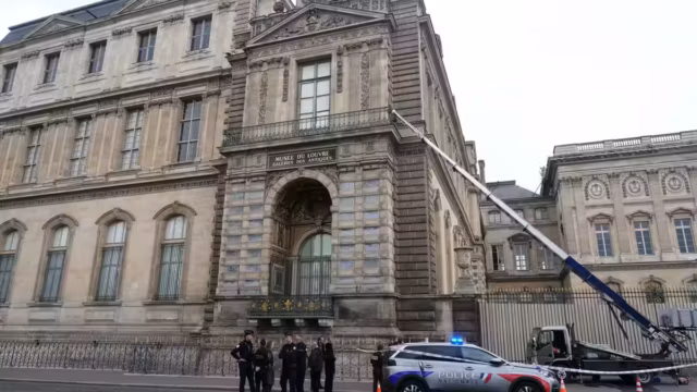 Après le cambriolage, les députés dénoncent les failles du Louvre