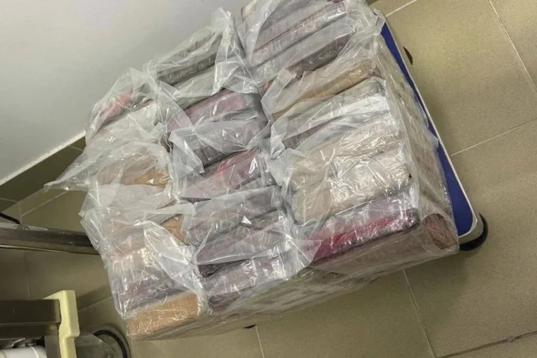 Au Perthus, un motard pris en flagrant délit avec l'équivalent de 3,5 millions d'euros de cocaïne