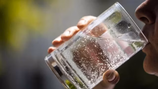 Avec la chaleur prévu ce week-end, les médecins rappellent l’importance d’une bonne hydratation