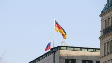 Berlin convoque l’ambassadeur russe après des appels de Moscou à quitter Kiev et de nouvelles menaces de frappes