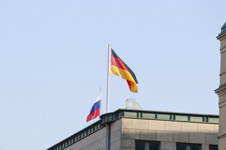 Berlin convoque l’ambassadeur russe après des appels de Moscou à quitter Kiev et de nouvelles menaces de frappes