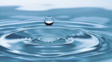 Des physiciens belges parviennent à modeler la surface de l’eau