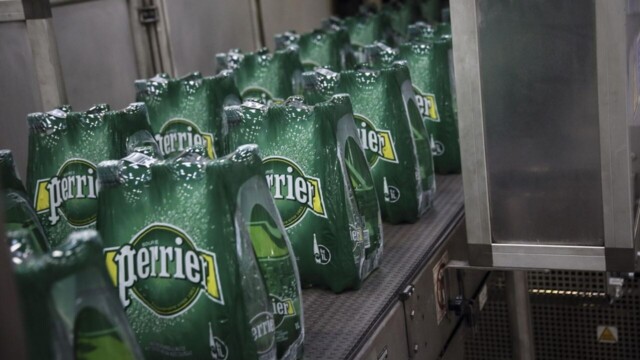 Eaux minérales contaminées : la justice frappe à la porte des usines Perrier et Vittel