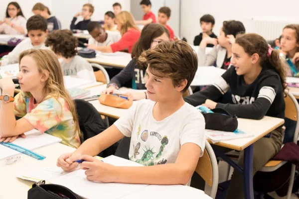 Éducation à la sexualité : moins d’un jeune sur deux a bénéficié de plusieurs séances à l’école