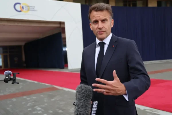 Emmanuel Macron relance le dossier des détenus arméniens face à Bakou