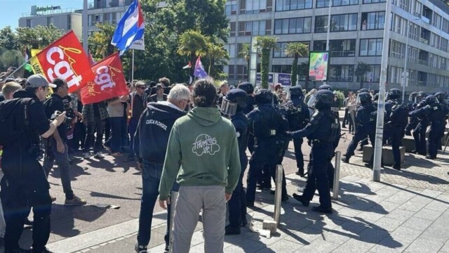 Environ 850 manifestants à Saint-Nazaire contre le futur porte-avions nucléaire