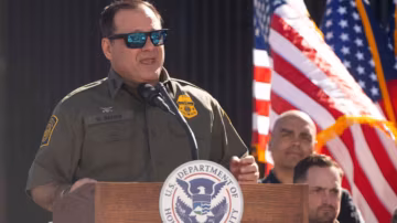 États-Unis : le chef de la police des frontières démissionne en pleine crise au sommet de l’appareil migratoire