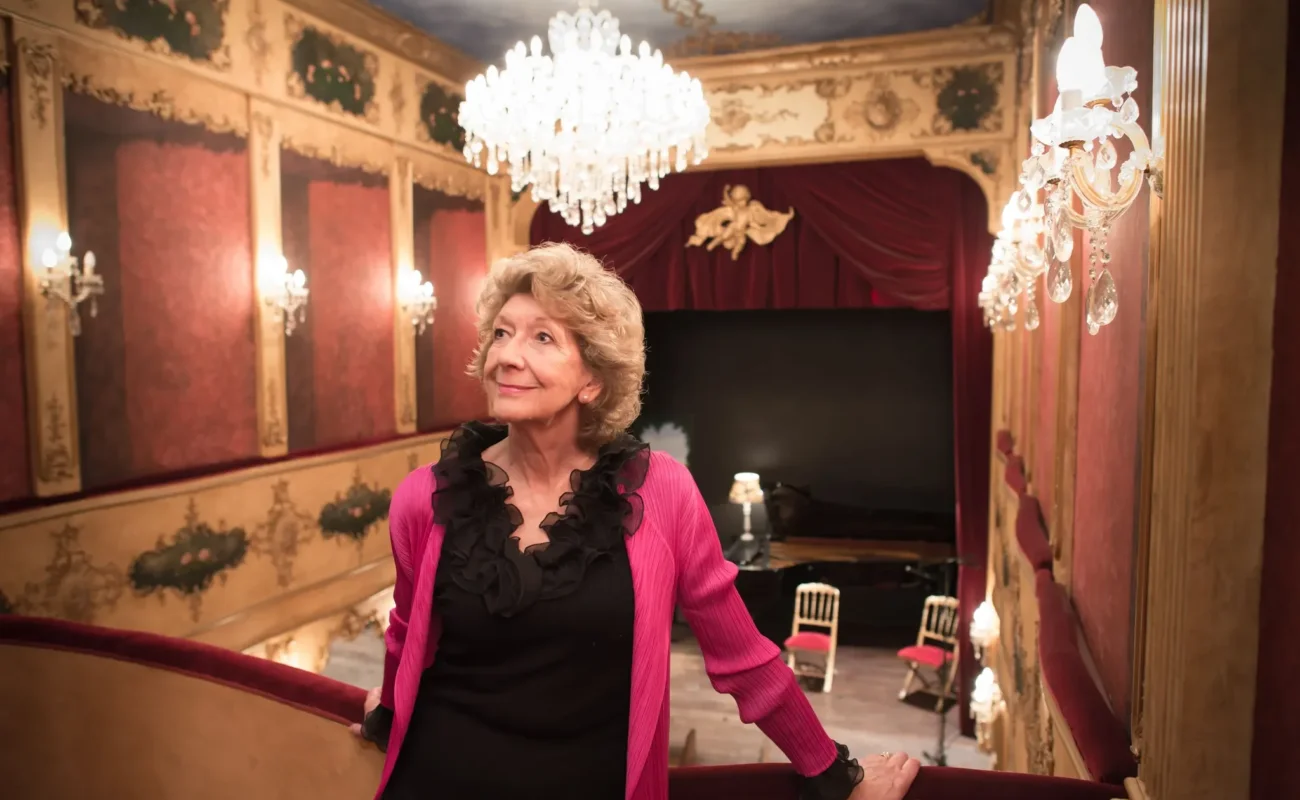 Felicity Lott est morte à l'age de 79 ans, la voix anglaise qui parlait français comme personne