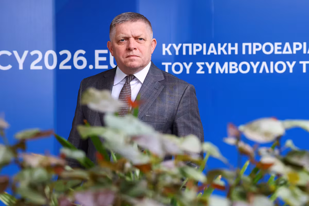 Fico à Moscou pour le défilé du 9 mai : un choix qui isole encore plus Bratislava au sein de l’UE