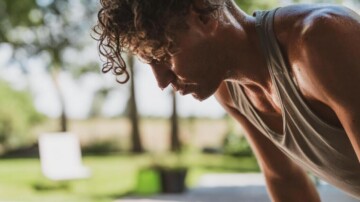 Fortes chaleurs : pourquoi les médecins recommandent de suspendre le sport aux heures chaudes