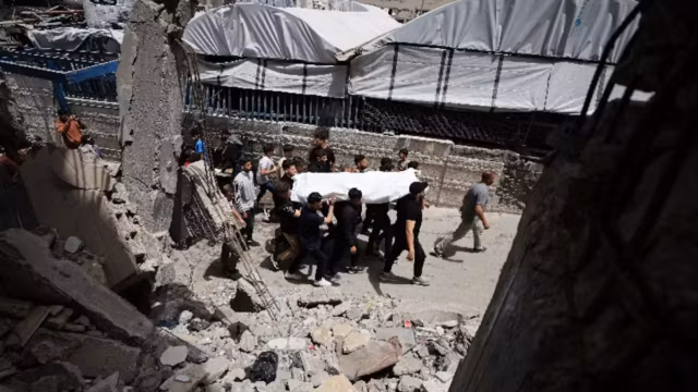 Gaza : au moins huit morts dans de nouvelles frappes israéliennes alors que les négociations de cessez-le-feu s’enlisent