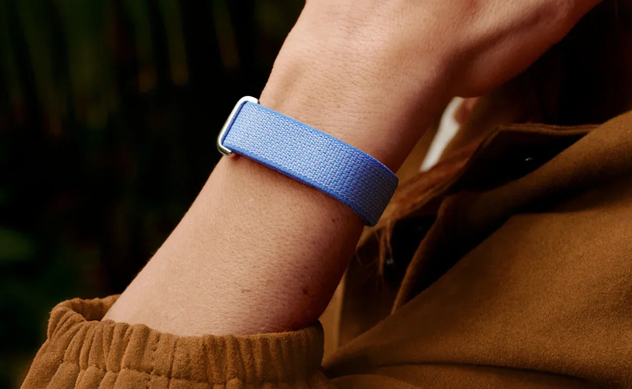 Google muscle son offre santé avec le Fitbit Air et l’IA Gemini