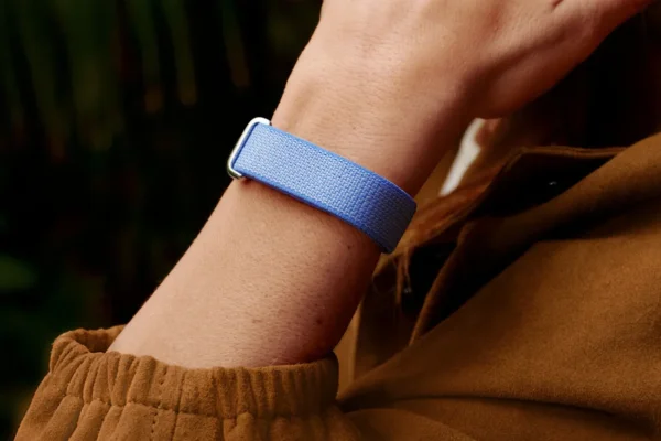 Google muscle son offre santé avec le Fitbit Air et l’IA Gemini