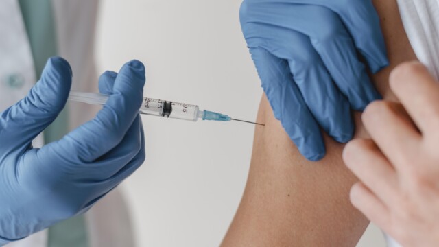 Grippe: l'Académie de médecine pousse pour la vaccination obligatoire des soignants Grippe: l'Académie de médecine pousse pour la vaccination obligatoire des soignants