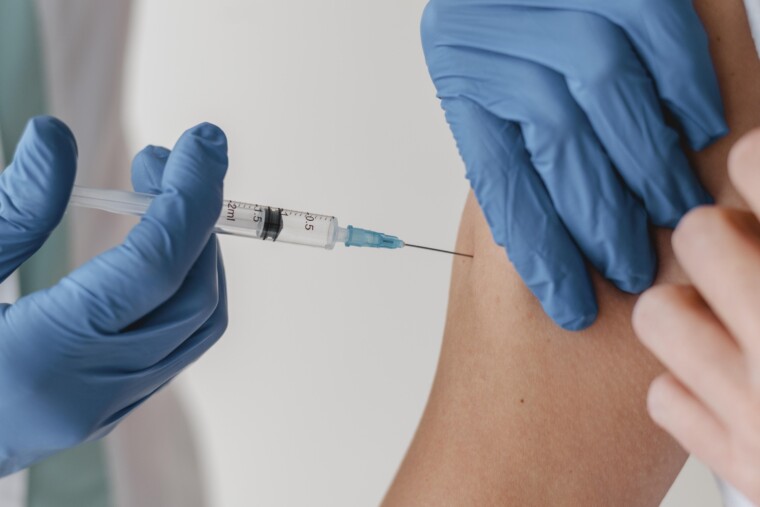 Grippe: l'Académie de médecine pousse pour la vaccination obligatoire des soignants