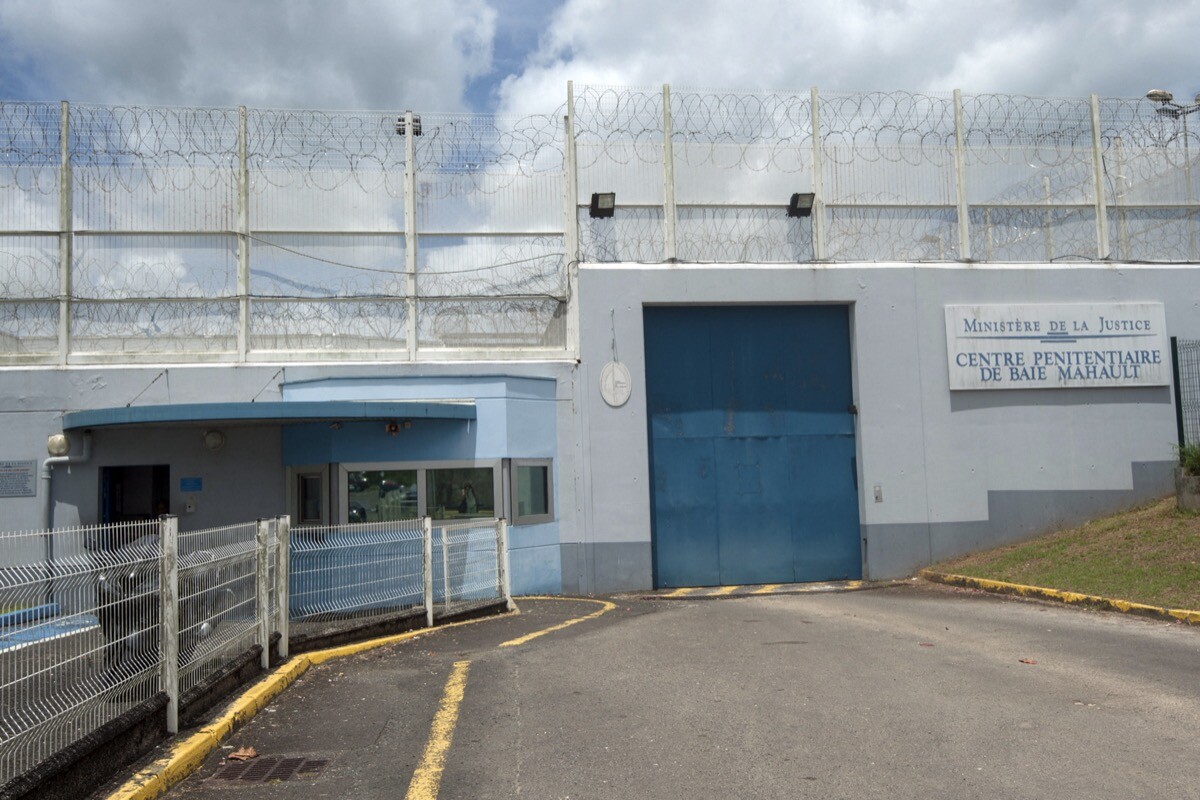 Guadeloupe: In Baie-Mahault, the justice system demands emergency measures in response to detention conditions deemed inhumane.