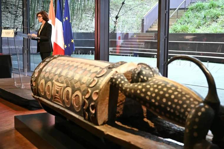 Le Parlement adopte à l'unanimité une loi-cadre pour restituer les œuvres pillées durant la colonisation