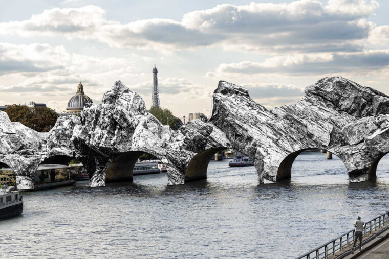 JR transforme le Pont-Neuf en immense grotte immersive