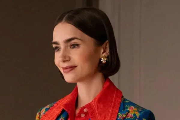 Emily en París: Lily Collins confirma que la sexta temporada será la última; el rodaje ya está en marcha en Grecia.