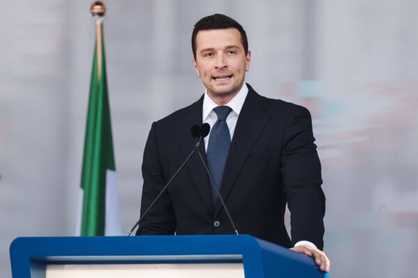 Jordan Bardella affiche ses ambitions pour 2027 et affirme n’avoir « pas d’autre option que la victoire »
