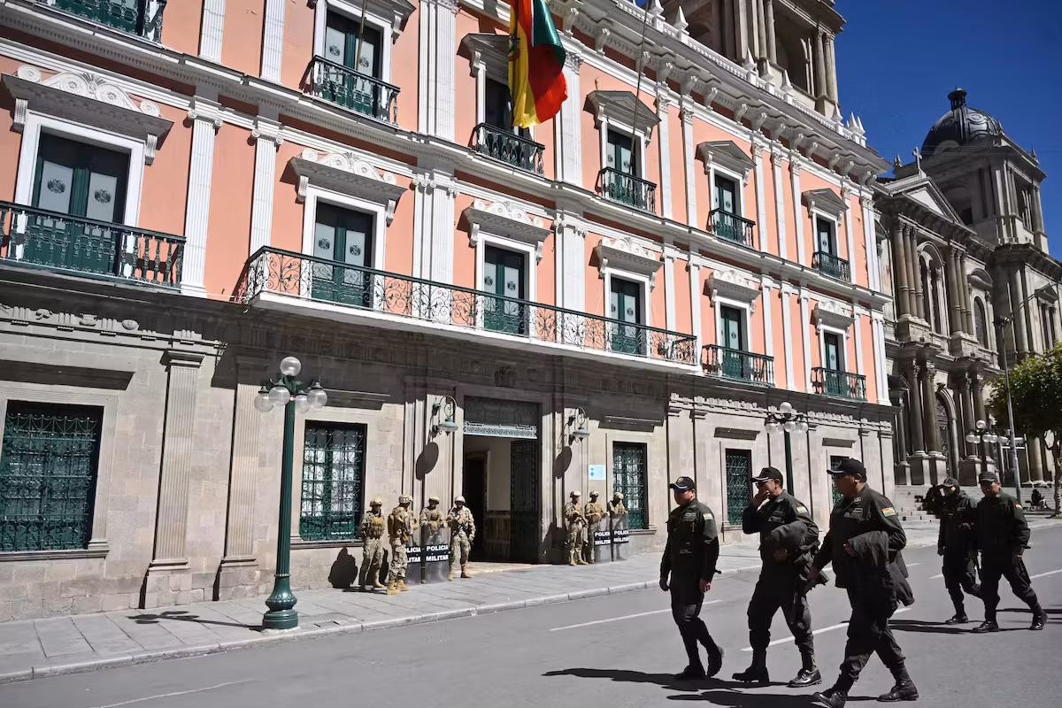 La Bolivie annonce un remaniement gouvernemental et expulse l’ambassadrice de Colombie