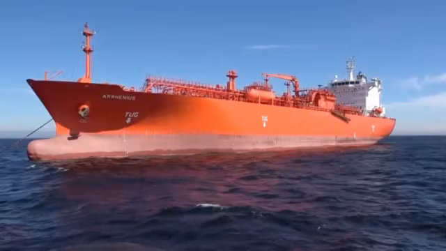 La Russie affirme avoir découvert des mines magnétiques sur un pétrolier dans un port de la Baltique — photo