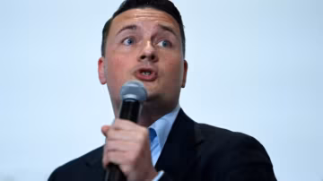 La fronde s’intensifie contre Starmer : Wes Streeting annonce qu’il briguerait la tête du Parti travailliste