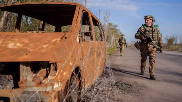 Le cessez-le-feu vacille déjà : l’Ukraine dénonce de nouvelles attaques russes