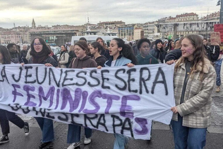 Le féminisme français se transforme, entre engagement militant et fractures générationnelles
