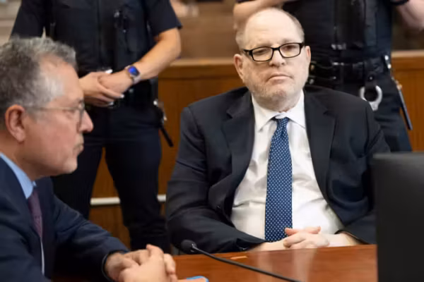Le nouveau procès Weinstein à New York s’achève sans verdict après un jury incapable de trancher