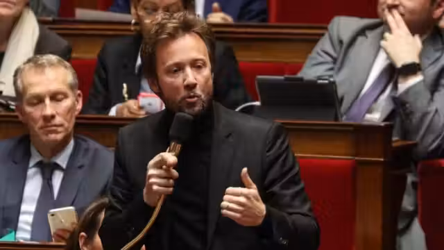 Le patron des députés socialistes Boris Vallaud quitte la direction du PS en pleine crise interne