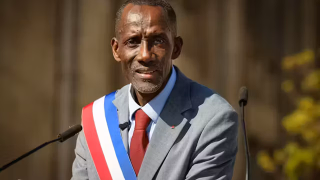 Le préfet recadre le maire Bally Bagayoko après le retrait du portrait présidentiel