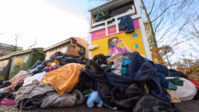 Le secteur du recyclage textile débordé par l’explosion des vêtements usagés