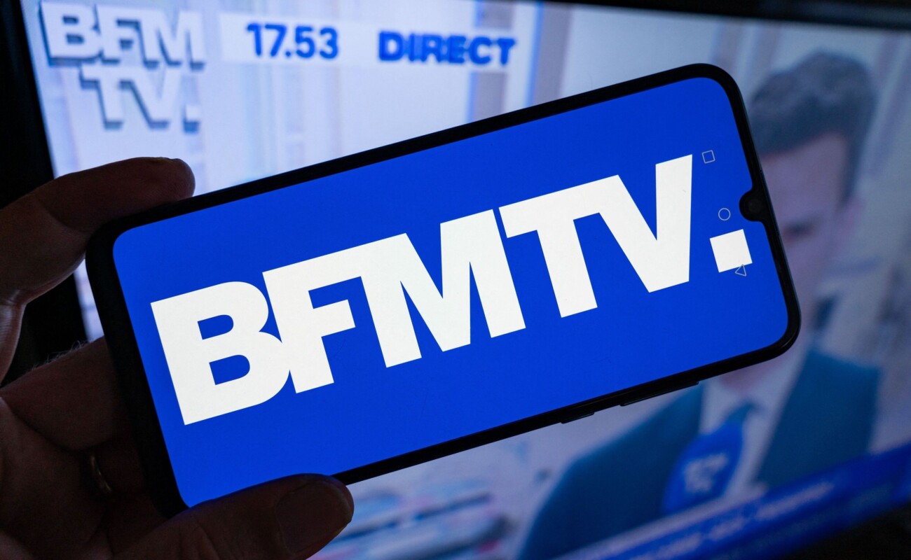 Les chaînes info reculent en avril, BFMTV garde la main et CNEWS glisse au troisième rang