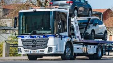Les dépanneurs se mobilisent à Paris face à la flambée des carburants