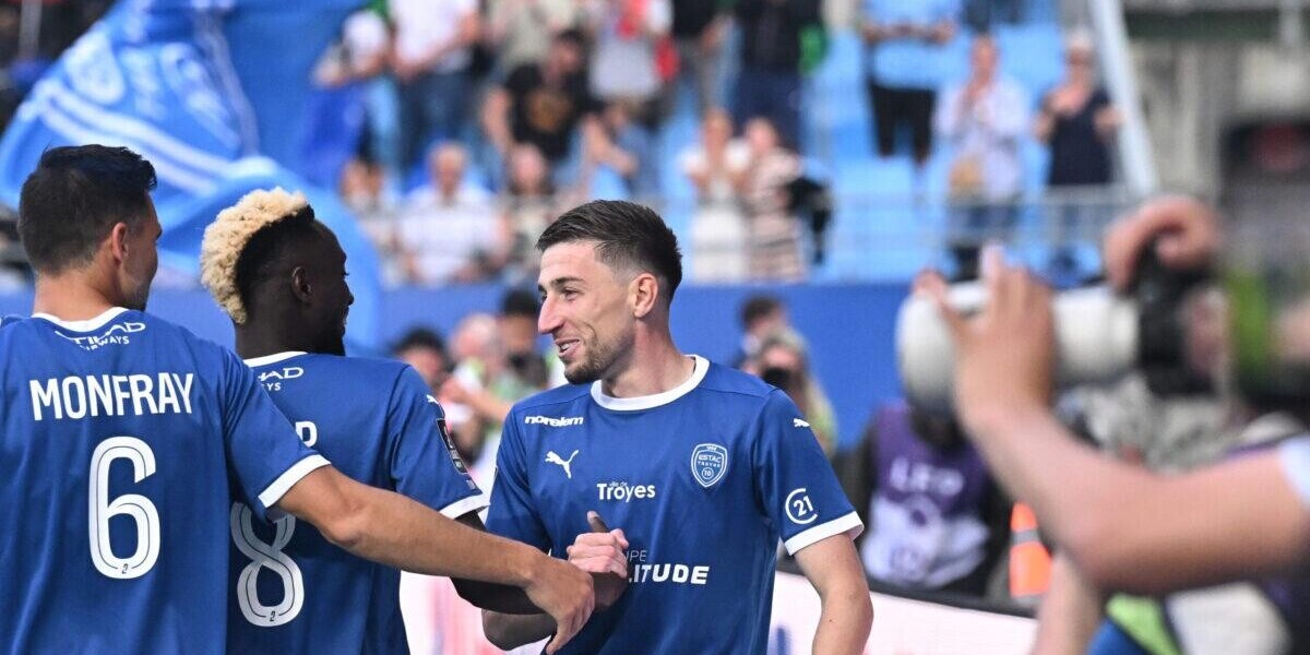 — Ligue 2 : Troyes champion, Saint-Étienne cale et Le Mans garde la main