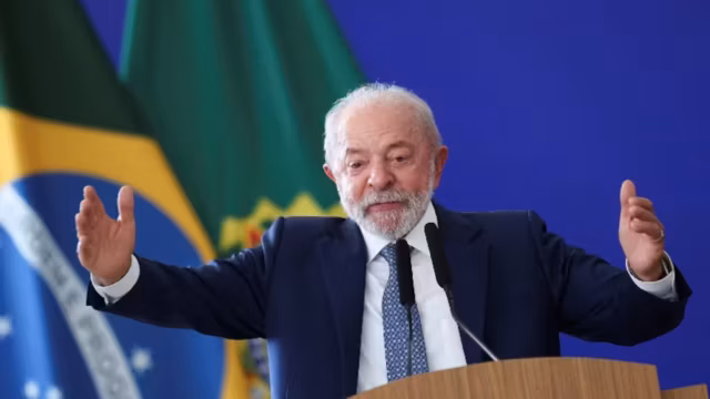Lula reprend l’avantage dans les sondages face à Flavio Bolsonaro après des révélations explosives