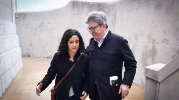 Manon Aubry lance à La Réunion la campagne présidentielle de Jean-Luc Mélenchon