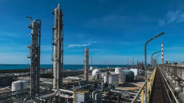 Martigues : le pétrochimiste Naphtachimie condamné à verser 1,2 million d’eurossaprès des fuites toxiques